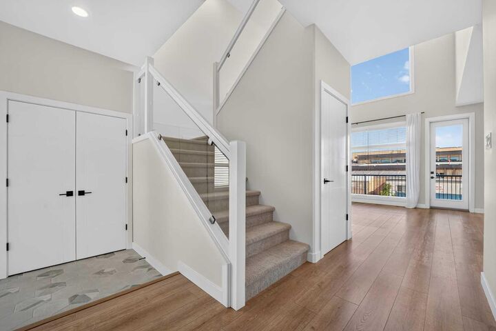 Property Photo: 1039 Caledonia Place W AB T1J 5W1