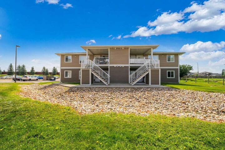 Property Photo:  131 Southlands Pointe SE  AB T1B 0M5 