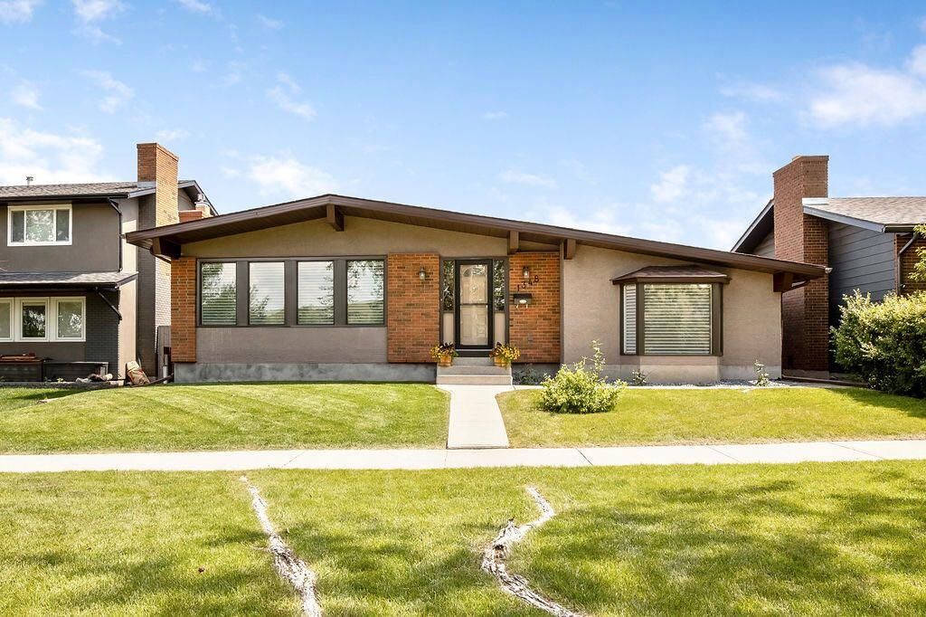 Property Photo:  1348 Norfolk Drive NW  AB T2K 5P6 