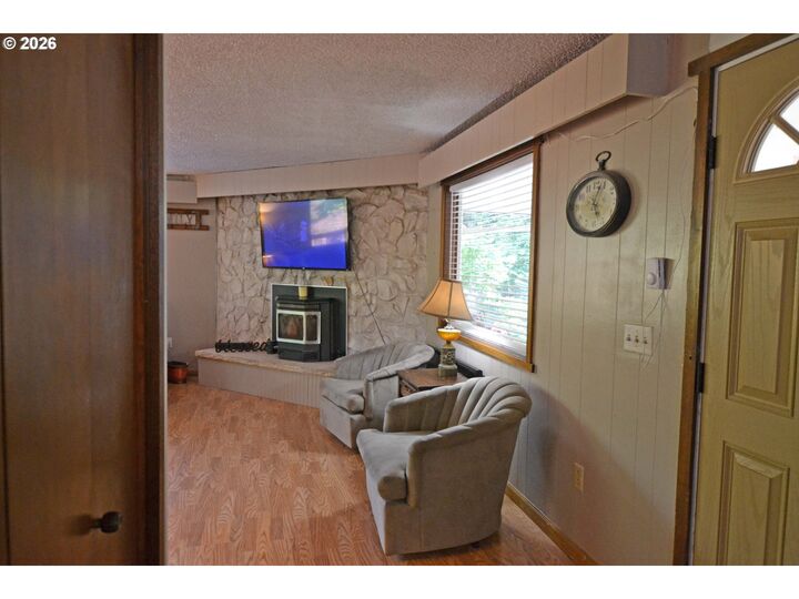 Property Photo: 6962 Macleay Rd SE OR 97317
