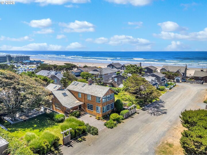 Property Photo:  139 W Surfcrest Ave  OR 97110 