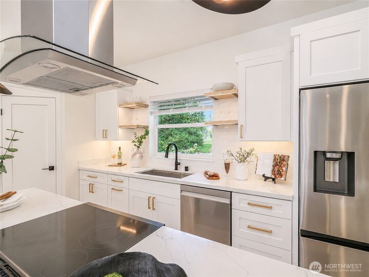Property Photo:  3333  Nassau St B  WA 98201 