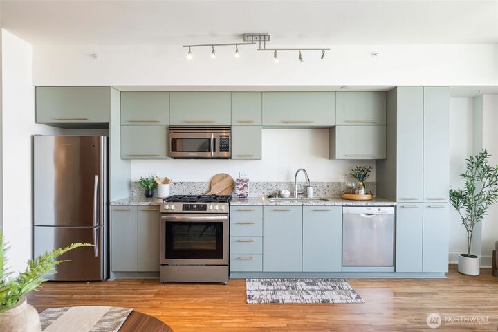 Property Photo:  2911  2nd Avenue 1112  WA 98121 