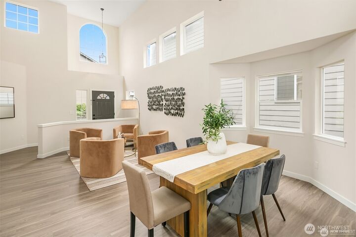 Property Photo: 2450 Ferndale Place NE WA 98056