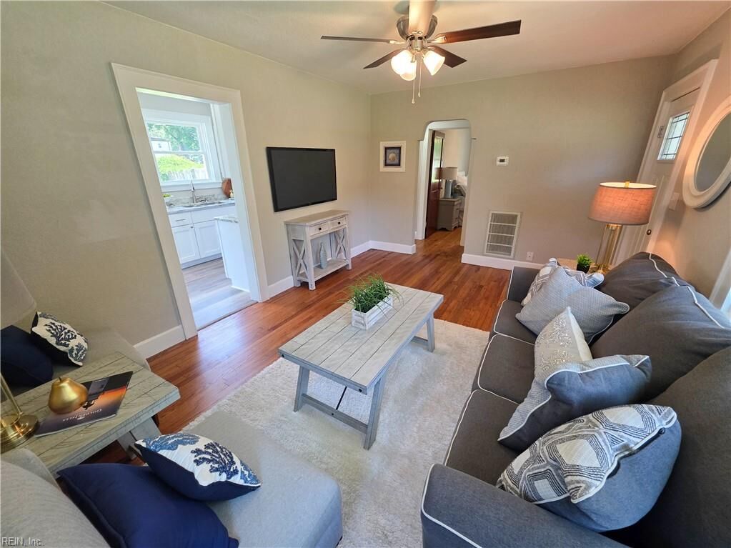 Property Photo: 2317 Wildwood Rd VA 23323