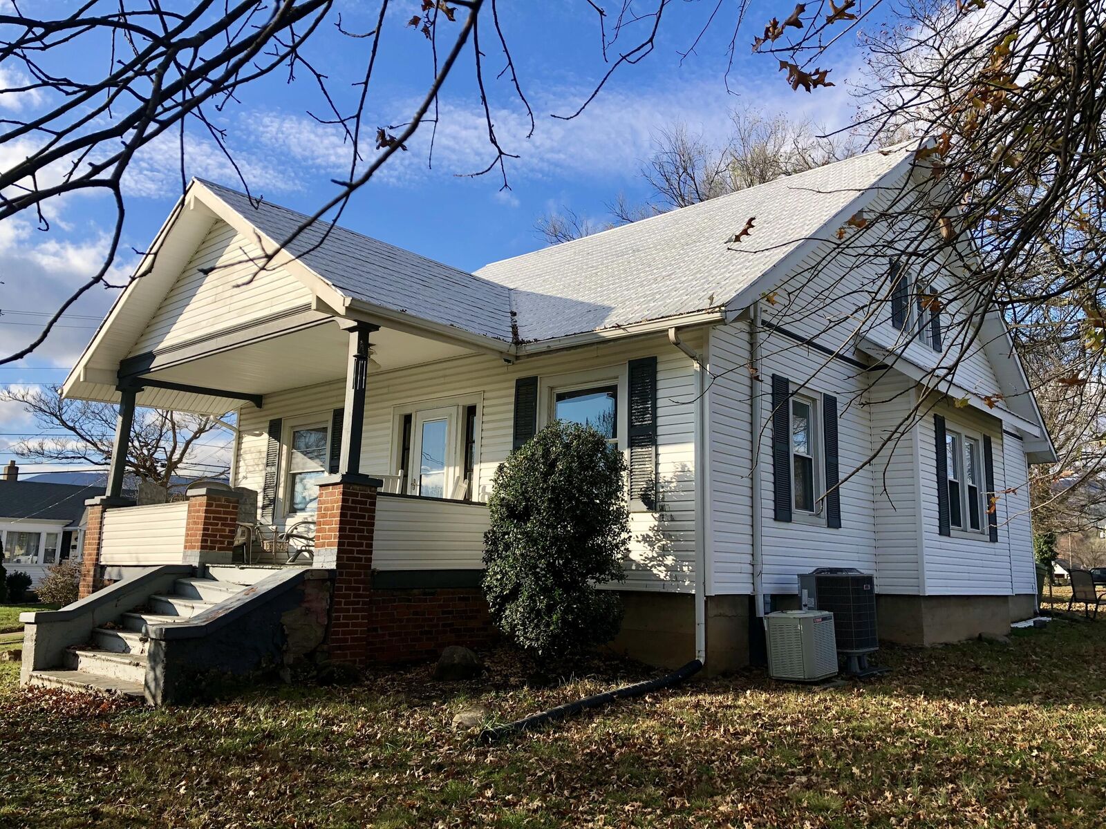 Property Photo: 112 N Bruffey St VA 24153