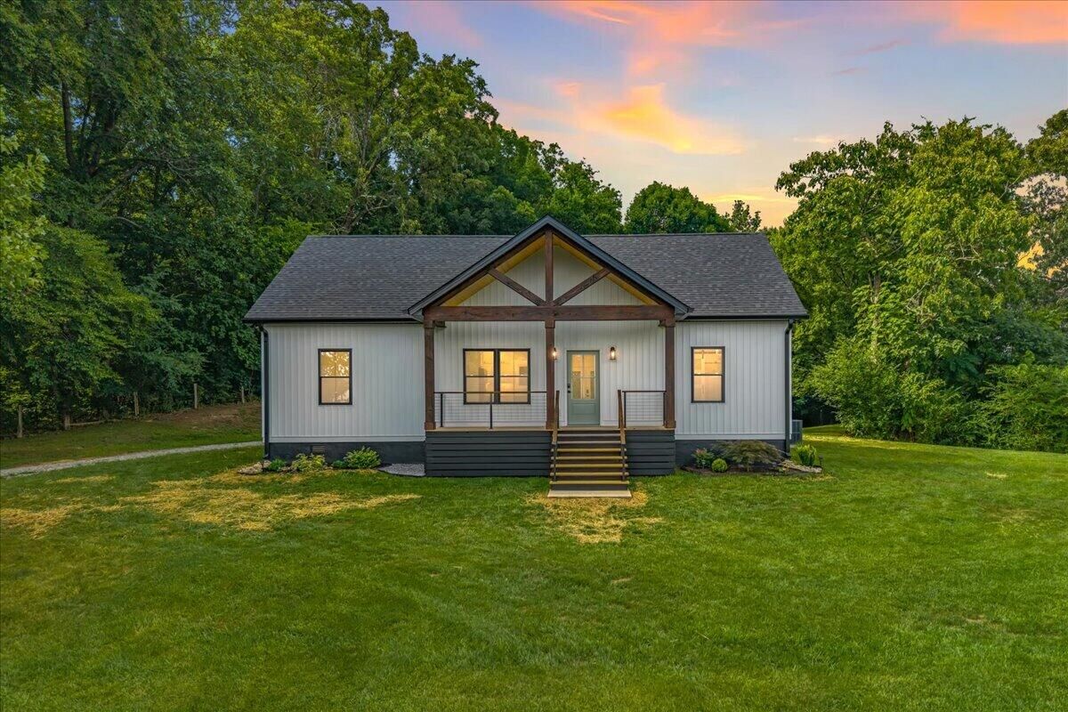 Property Photo:  225 Summit Road  TN 37354 