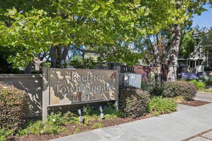 Property Photo:  712 University Drive  CA 94025 