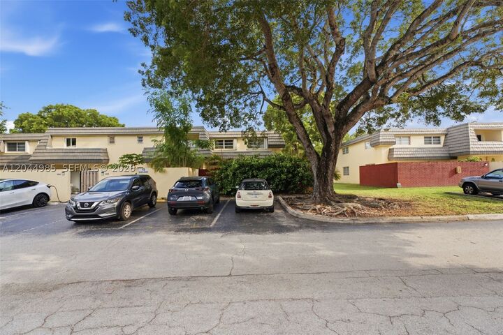 Property Photo: 8489 SW 137th Ave 8489 FL 33183