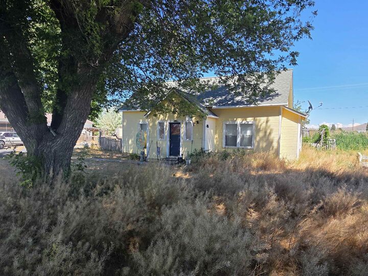 Property Photo:  731 County Road 100  CA 96134-8279 