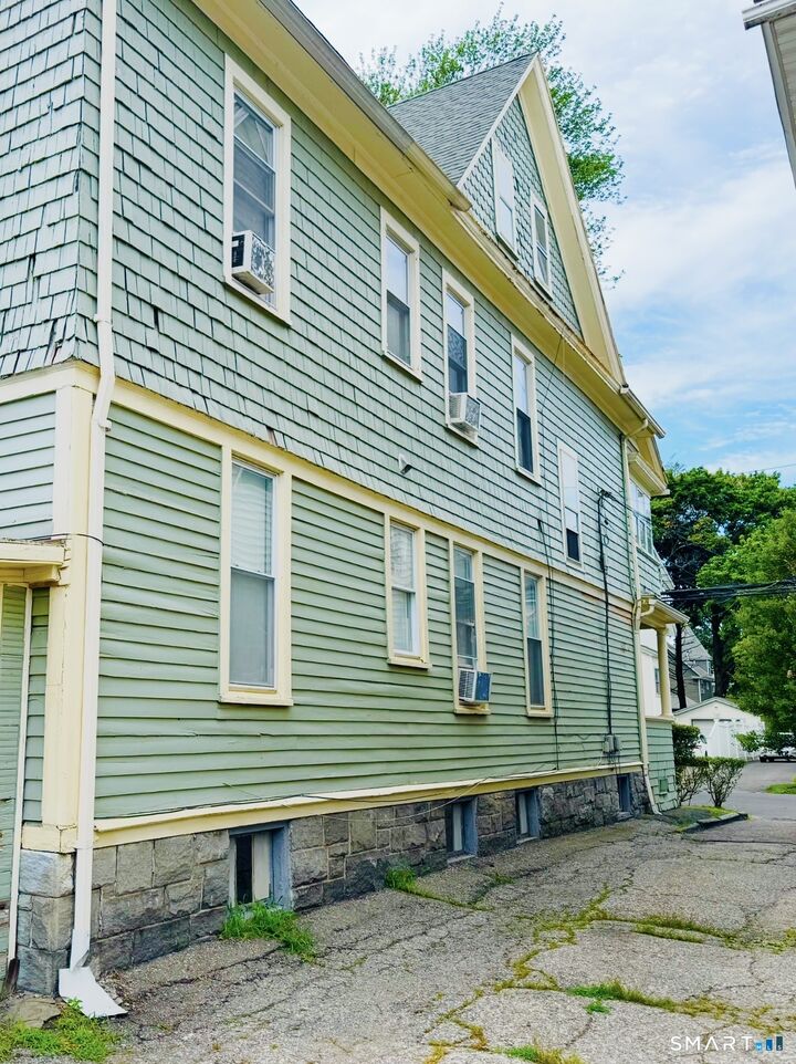 Property Photo:  87-89 Elmwood Avenue  CT 06605 