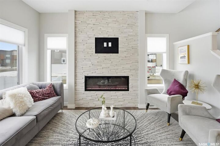 Property Photo: 587 Cockcroft Court SK S7V 1Y9