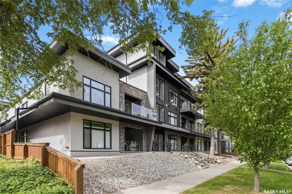 Property Photo: 1010 Main Street 104 SK S7H 0K7