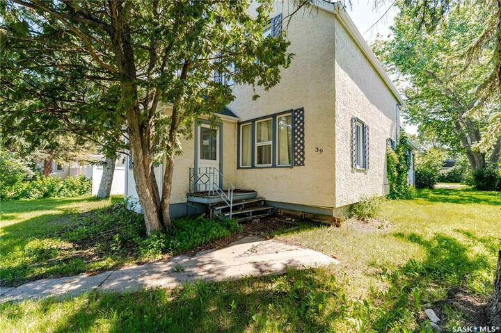 Property Photo:  39 Coteau Street  SK S0G 5E0 