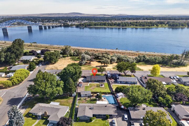 Property Photo: 3613 W Havstad WA 99301