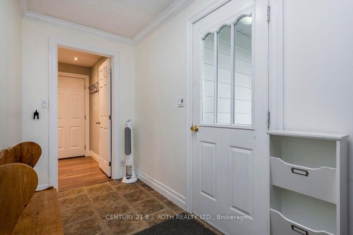 Property Photo:  922 Elizabeth Avenue  ON L0L 1W0 