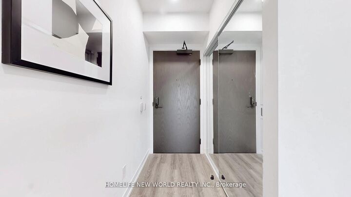 Property Photo:  771 Yonge Street 1908  ON M4W 0B8 