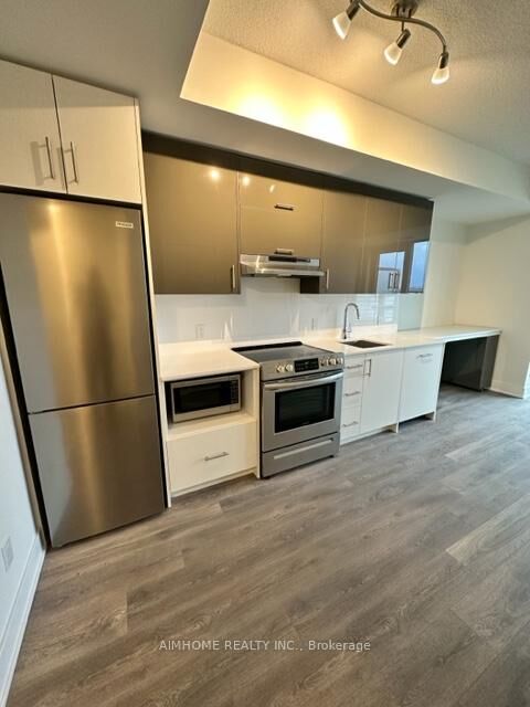 Property Photo: 188 Fairview Mall Drive 603 ON M2J 4T1
