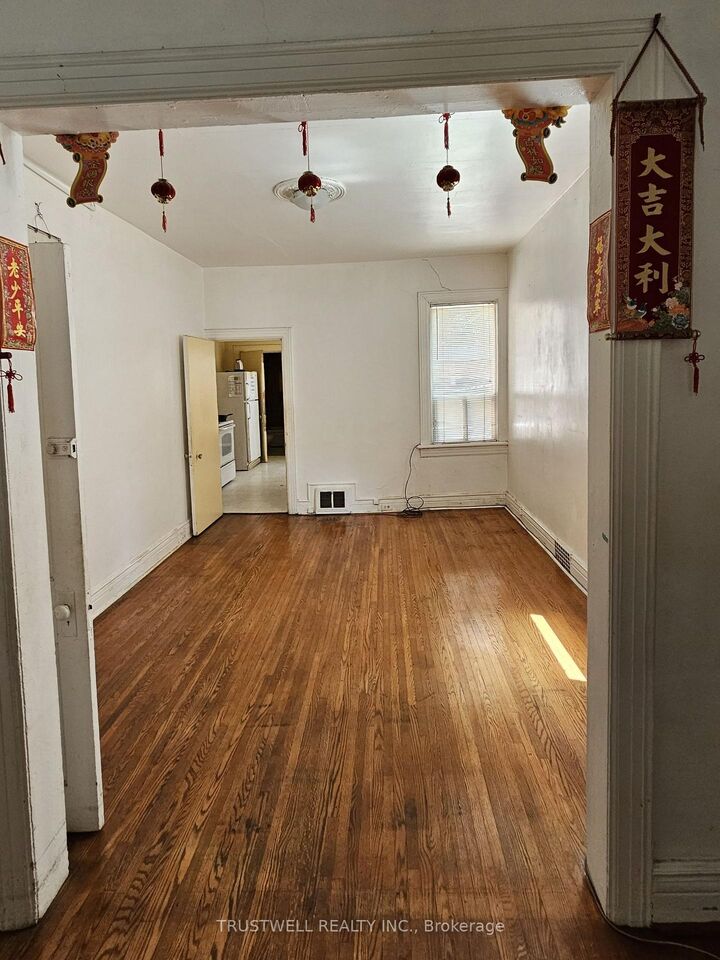 Property Photo:  173 Hamilton Street  ON M4M 2C9 