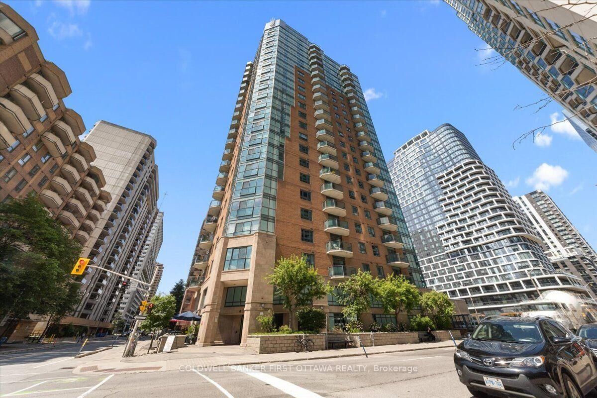 Property Photo: 445 Laurier Avenue W 1401 ON K1N 6R4