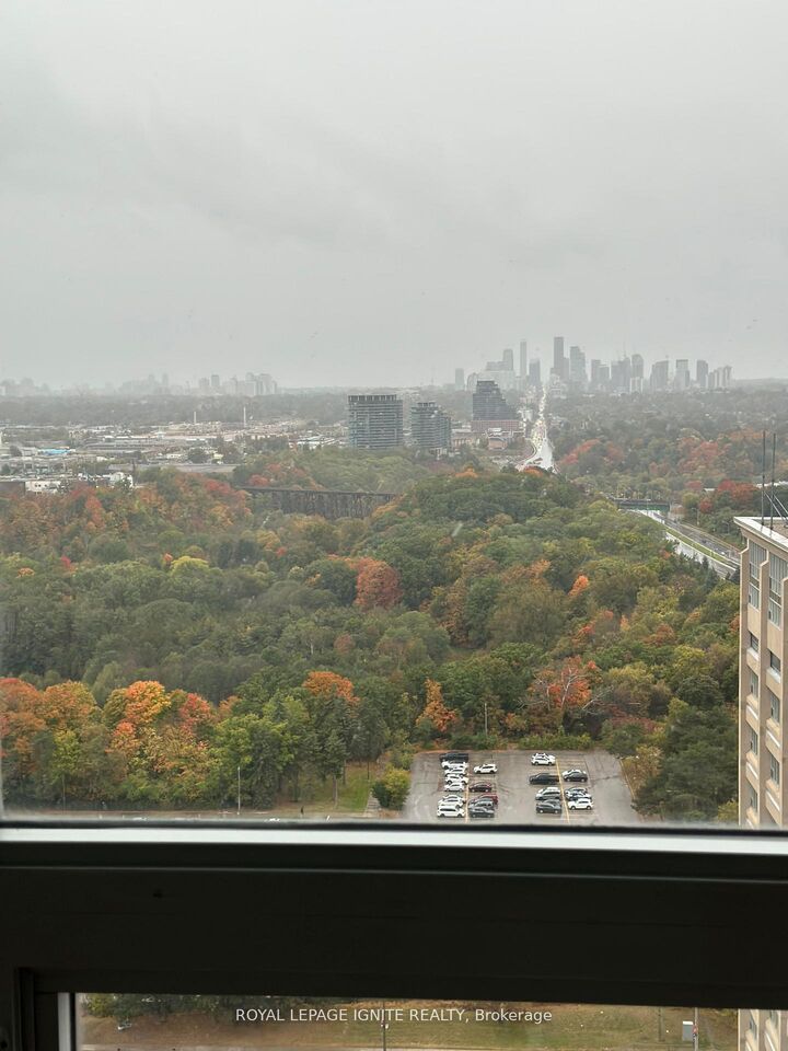 Property Photo:  2 Sonic Way 2612  ON M3C 0P2 
