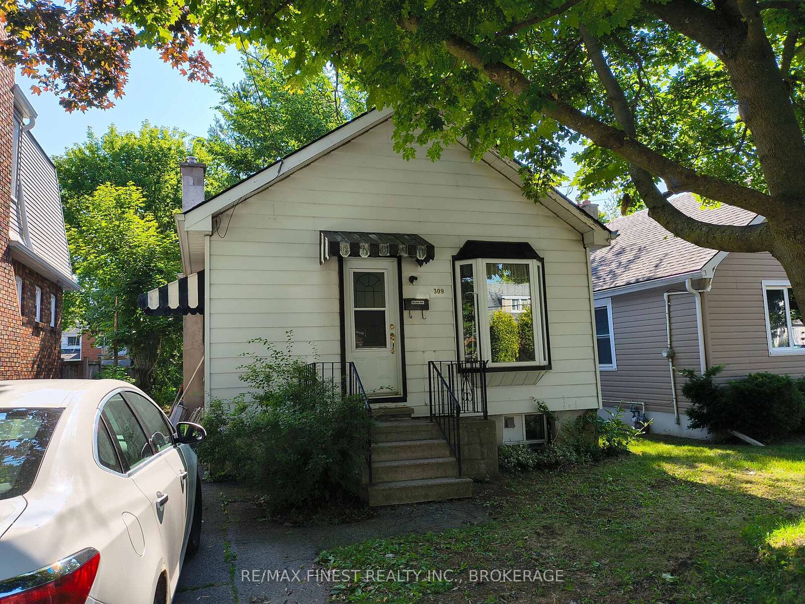 Property Photo: 309 College Street ON K7L 4M3