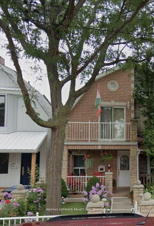 Property Photo: 389 Westmoreland Avenue 2nd Floor ON M6H 3A6