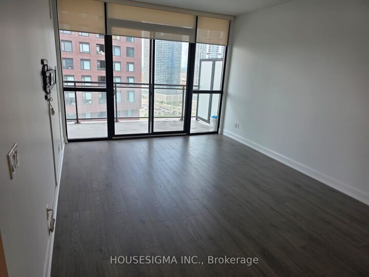 Property Photo:  2910 Highway 7 W N/A 2206  ON L4K 0H8 