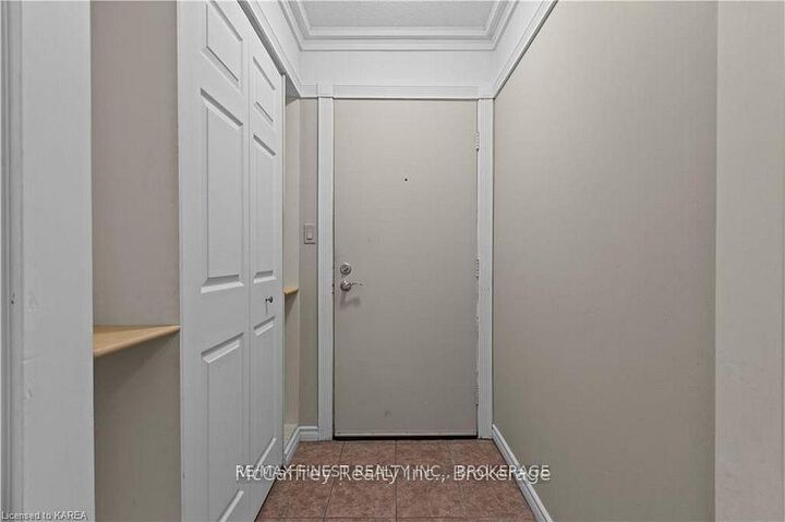Property Photo: 1010 Pembridge Crescent 110 ON K7P 1A3
