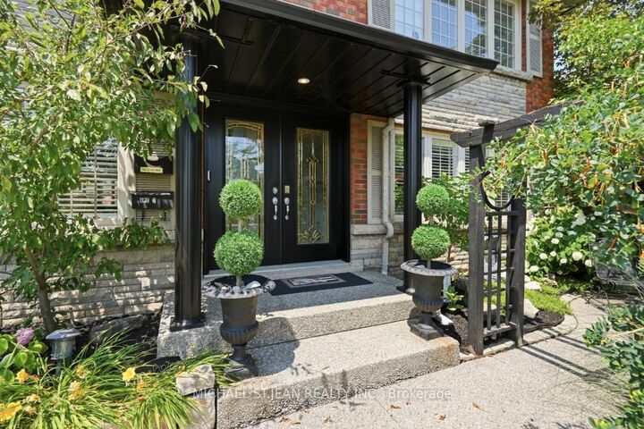 Property Photo: 33 Centennial Parkway S ON L8G 2C1