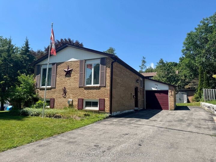 Property Photo: 142 Parkview Road ON L4P 2J7