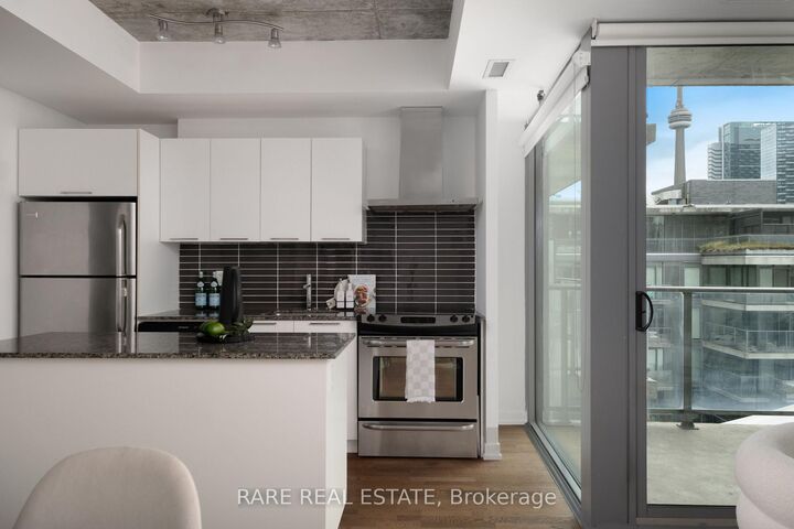 Property Photo: 95 Bathurst Street 919 ON M5V 0H7