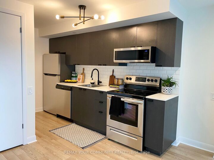 Property Photo:  375 King Street W 402  ON M5V 1K5 