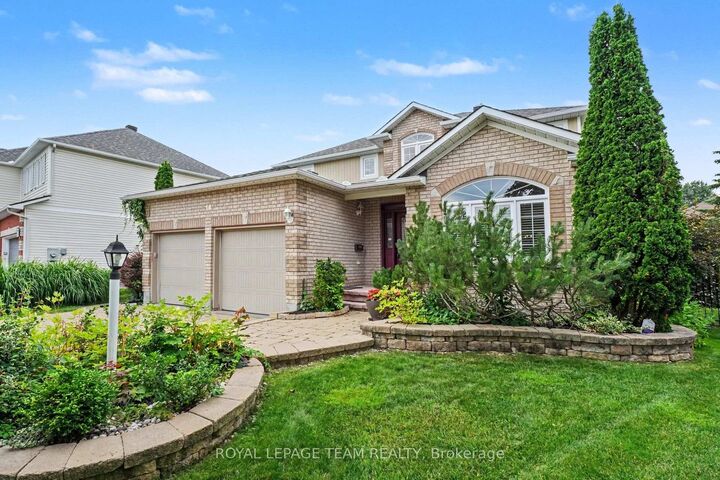 Property Photo: 14 Elk Island Court ON K2M 2V3
