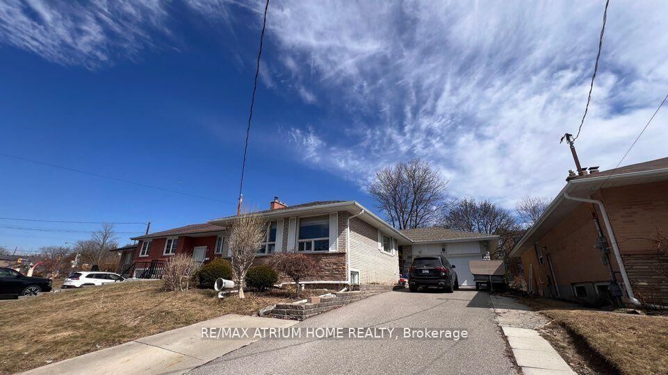 Property Photo: 949 Willowdale Avenue B1 ON M2M 3C3