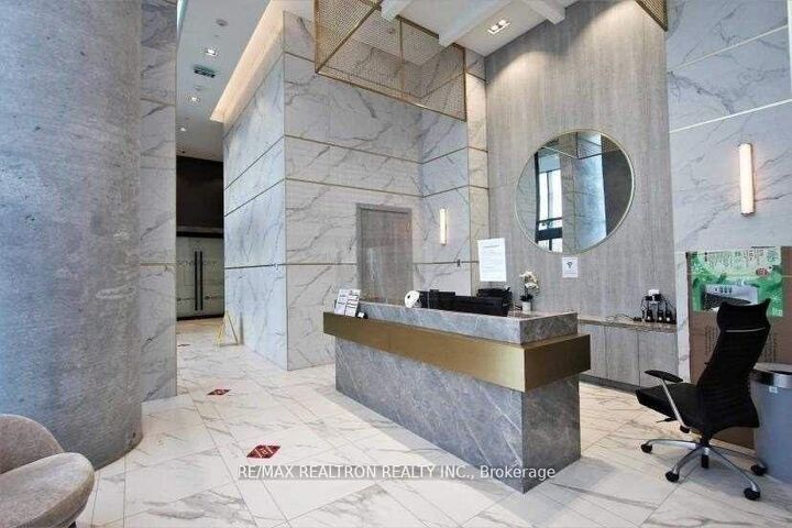 Property Photo:  950 Portage Parkway 6007  ON L4K 3Y8 
