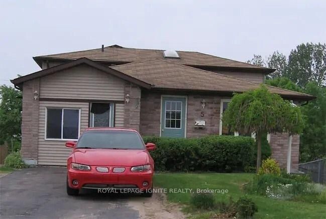 Property Photo: 65 Hickling Trail ON L4M 5S8