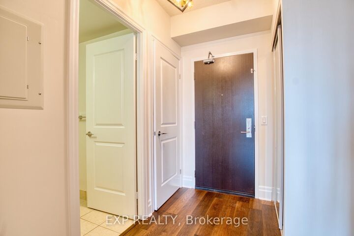 Property Photo: 151 Upper Duke Crescent 310 ON L6G 0E1