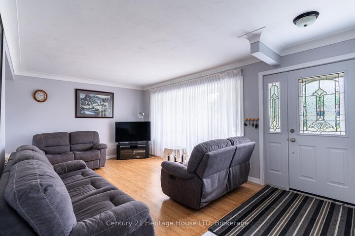 Property Photo: 64 Croydon Drive ON L2M 1J7