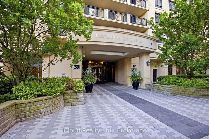 Property Photo:  650 Sheppard Avenue E Ph16  ON M2K 3E4 