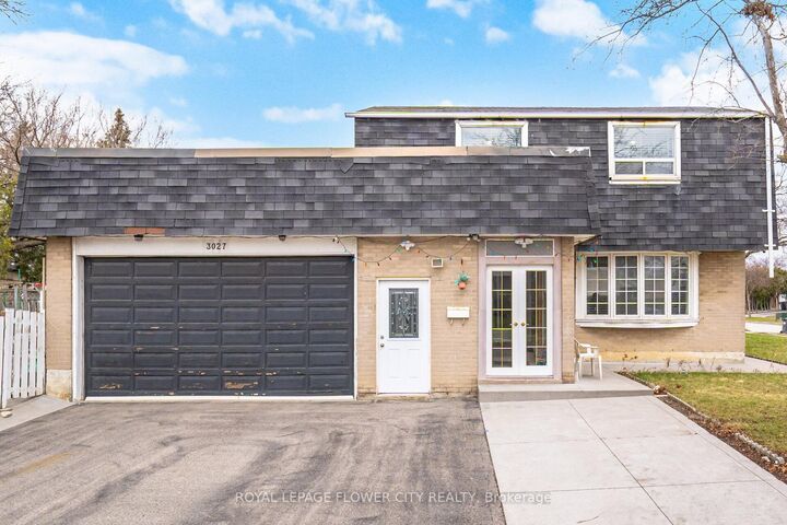 Property Photo:  3027 Coral Drive  ON L4T 1Z2 