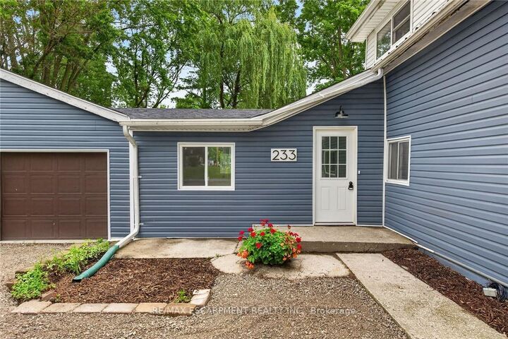 Property Photo: 233 North Cayuga Street W ON N1A 1P4