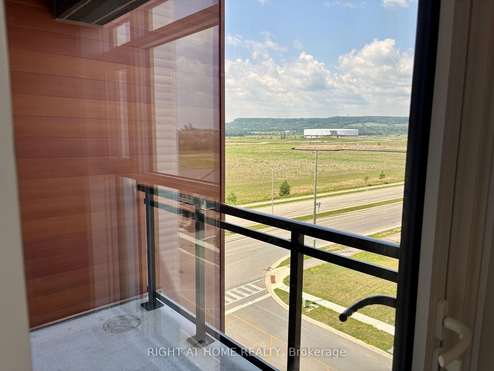 Property Photo: 490 Gordon Krantz Avenue 601 ON L9E 1Z5