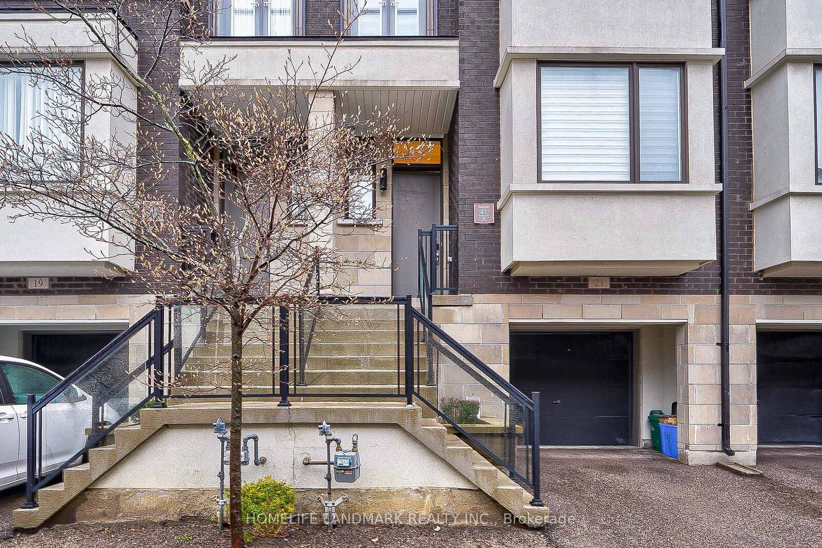 Property Photo:  21 Genuine Lane  ON L4B 0E5 