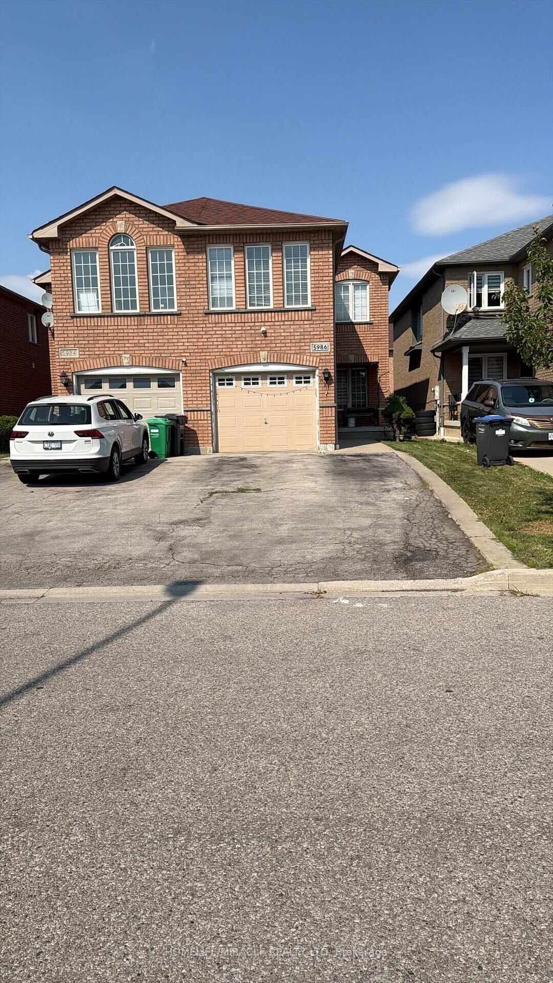 Property Photo:  5986 Gant Crescent  ON L5V 2T6 