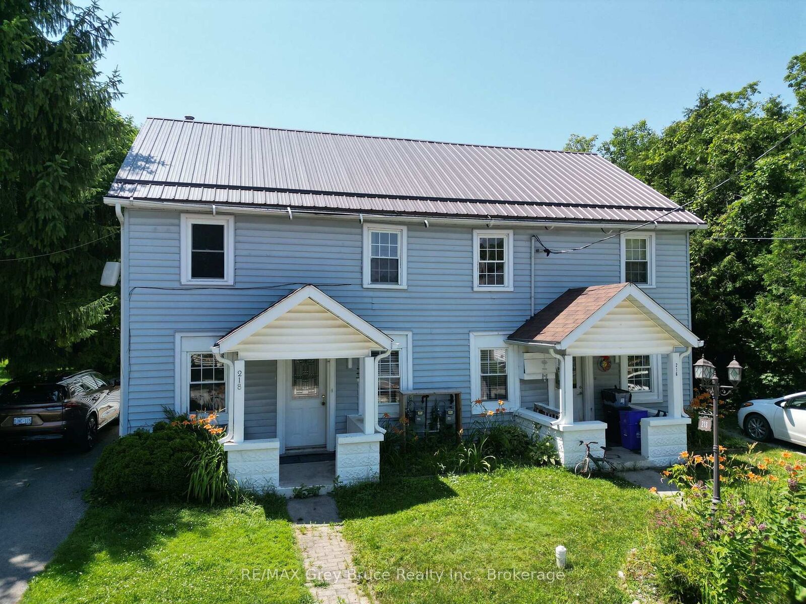 Property Photo:  216/218 Denmark Street  ON N4L 1C2 