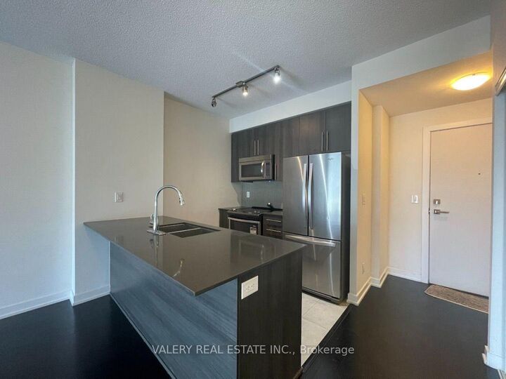 Property Photo:  510 Curran Place 2008  ON L5B 0J8 