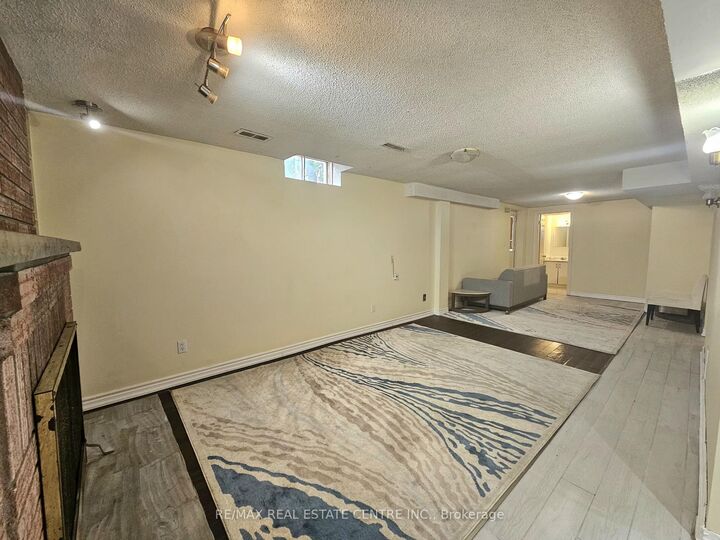 Property Photo:  1618 Mistburn Court #2  ON L5M 3X3 