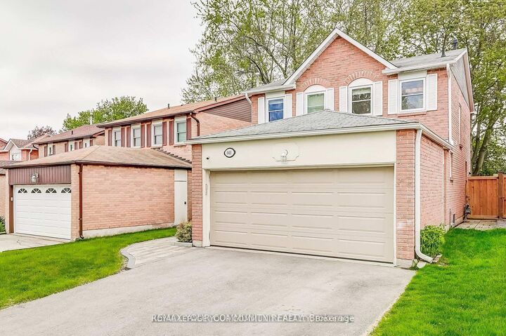 Property Photo:  660 Foxwood Trail  ON L1V 3X8 