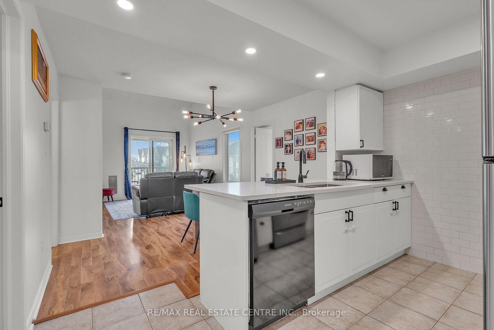 Property Photo:  51 Petra Way 3  ON L1R 0A8 